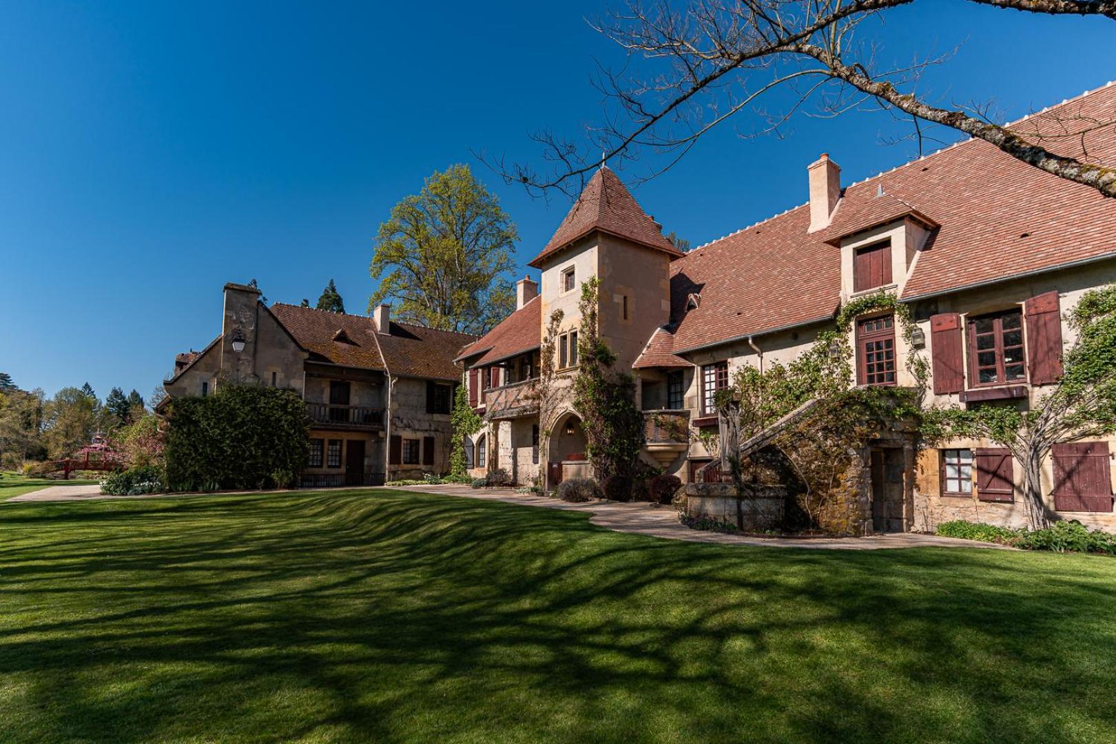 La Maison De La Tour Apremont-sur-Allier Luaran gambar